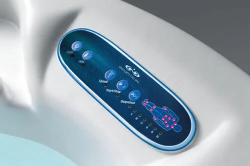 Динамический массаж Dynamic Massage Sequencer ​— это самая интересная технология Jacuzzi из существующих в спа индустрии на сегодняшний день. Пока ни один производитель в мире не смог предложить что-либо подобное. Коротко ее можно описать как водный аналог массажного кресла. Это программируемое ложе джакузи с «движущимися» форсунками.